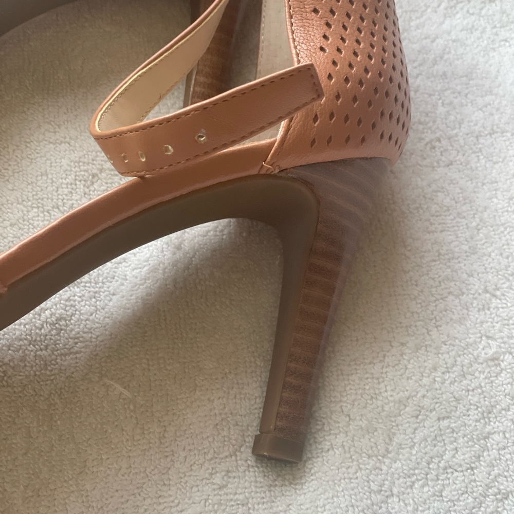 Shoes - Picture 3 of 10